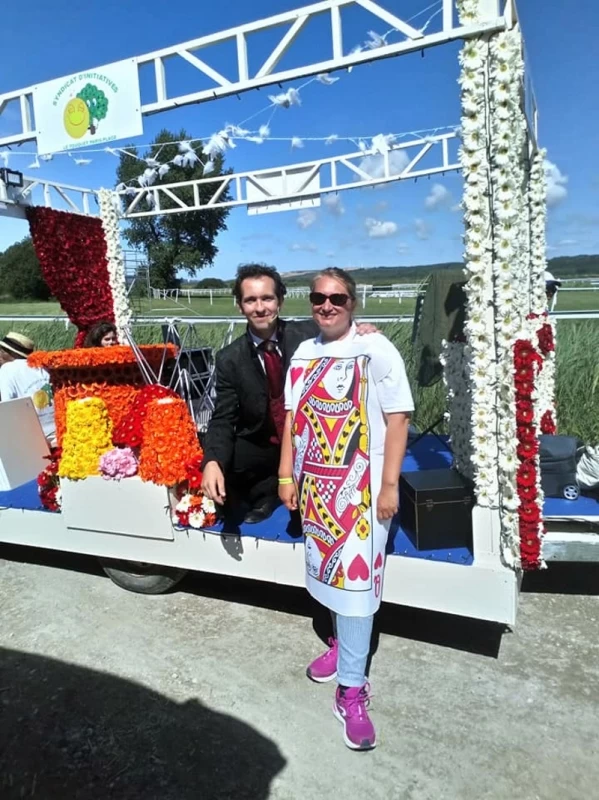 Les enfants fêtent les fleurs _4