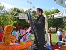Les enfants fêtent les fleurs _8